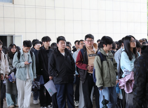 1712476772621268.jpg eq1a3902.jpg