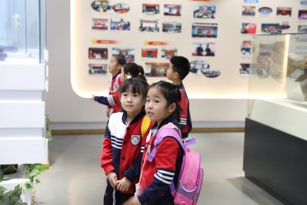 1712907588411801.jpg eq1a3957.jpg