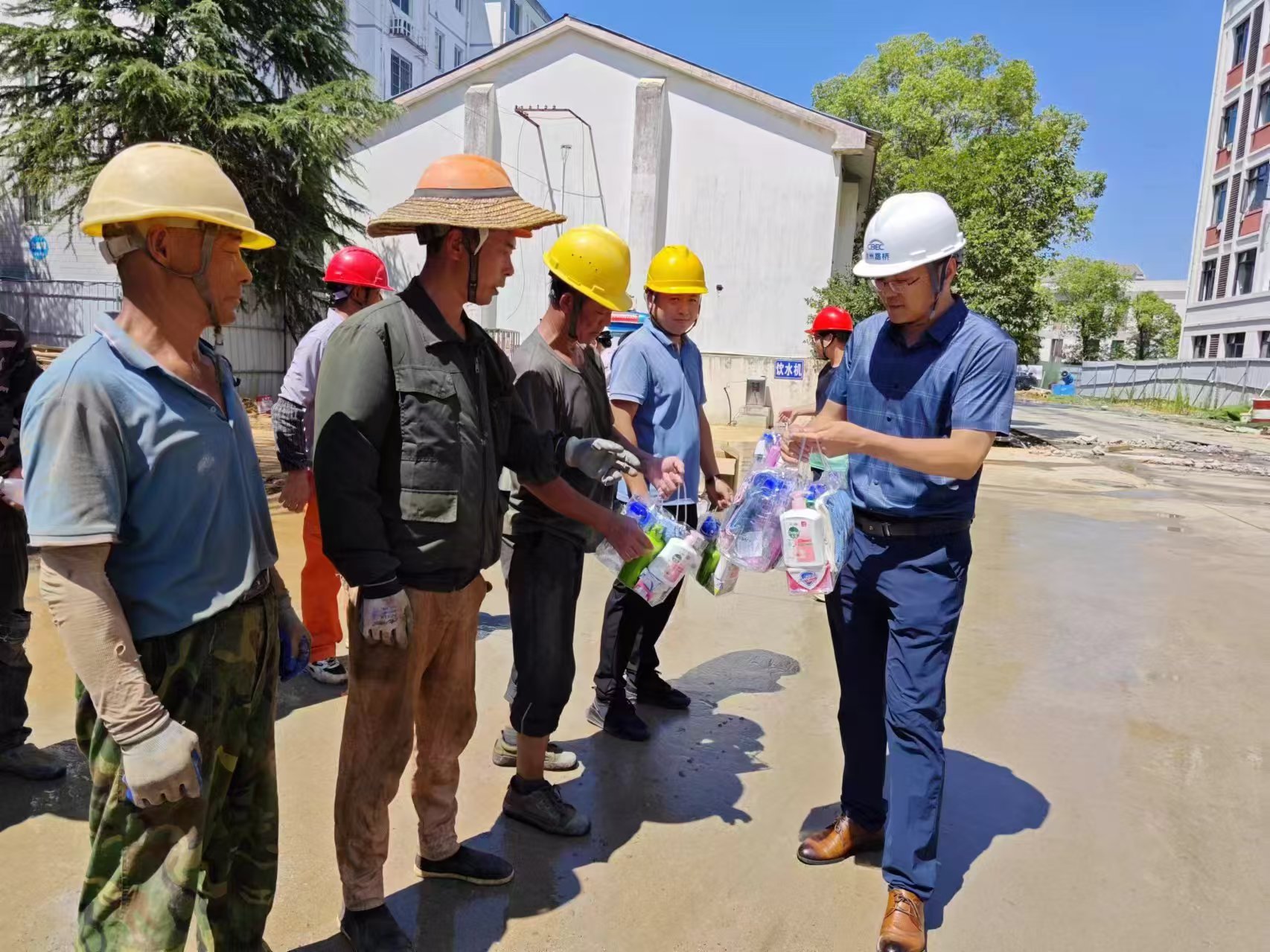 1722754486950831.jpg 2.jpg